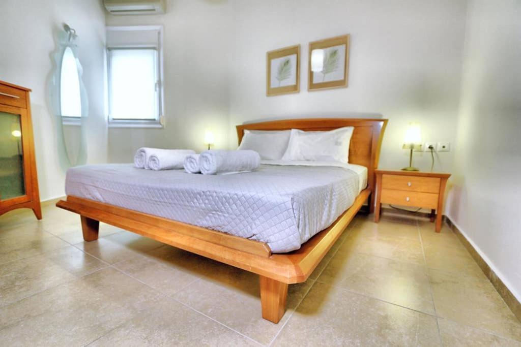 ליגאריה Eleni Sea View Luxury Apartment In Mades מראה חיצוני תמונה
